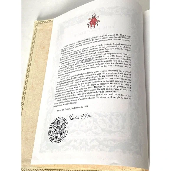 Vtg Holy Bible 2005 Catholic Pop Benedict & Vatican Clean Great Condition - Picture 6 of 9
